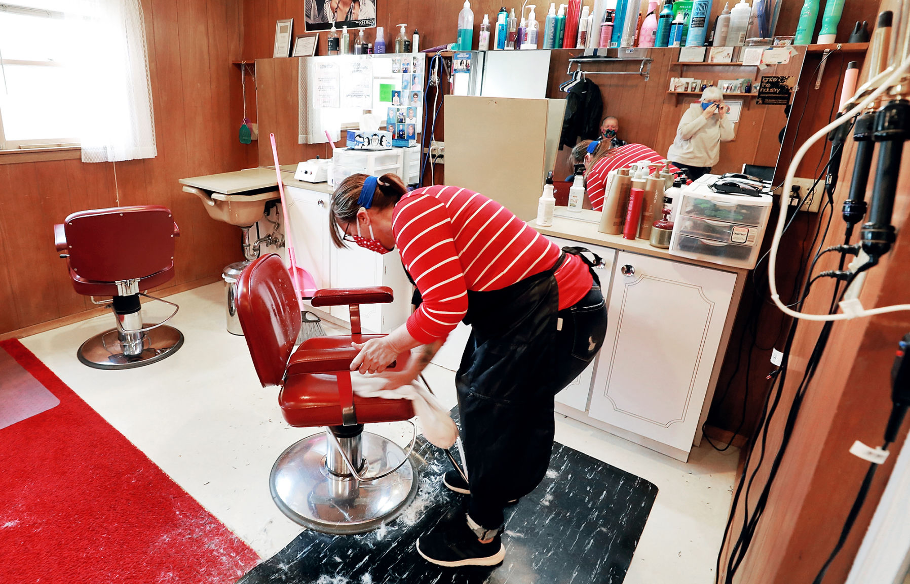 051020_RedCarpetySalon005_bjs.JPG
